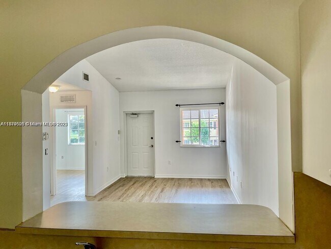 Foto del edificio - 975 NE 33rd Terrace