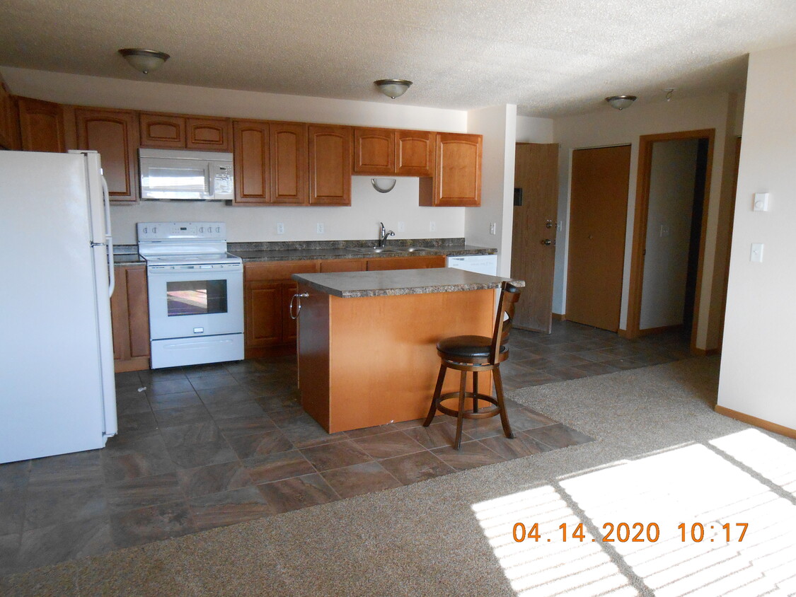 Primary Photo - 1402 20th Ave W