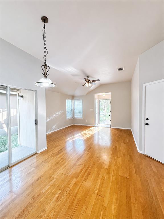 Foto del edificio - 1581 Parkfield Cir