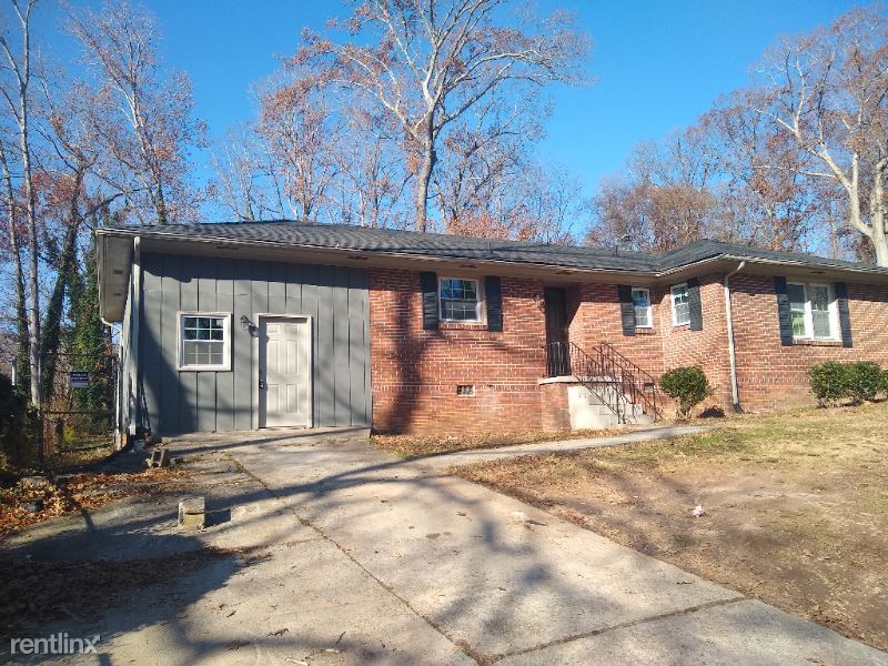 Primary Photo - 4 br, 3 bath House - 2475 Barge Rd SW