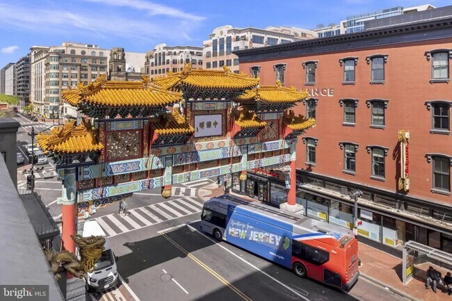Foto del edificio - 777 7th St NW, Unit 830