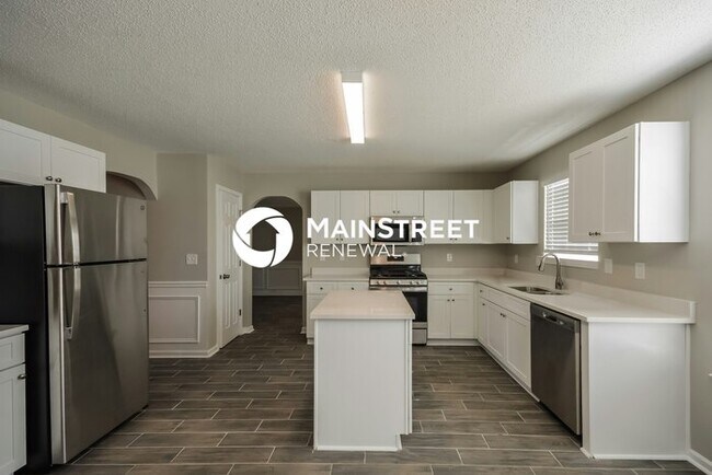 Building Photo - 6 Bedroom Pet-Friendly Home in COVINGTON, GA with Main Street Renewal