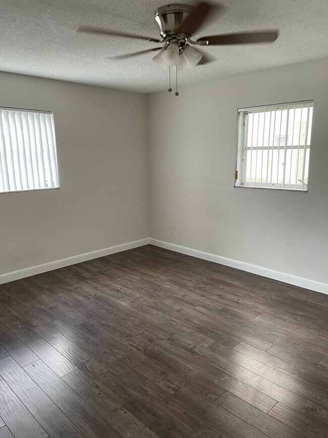 Foto del edificio - 2481 SW 82nd Ave