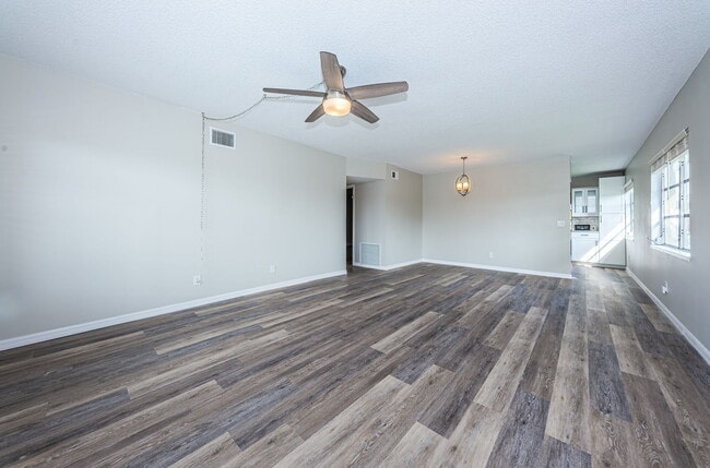 Building Photo - 2426 Ecuadorian Way