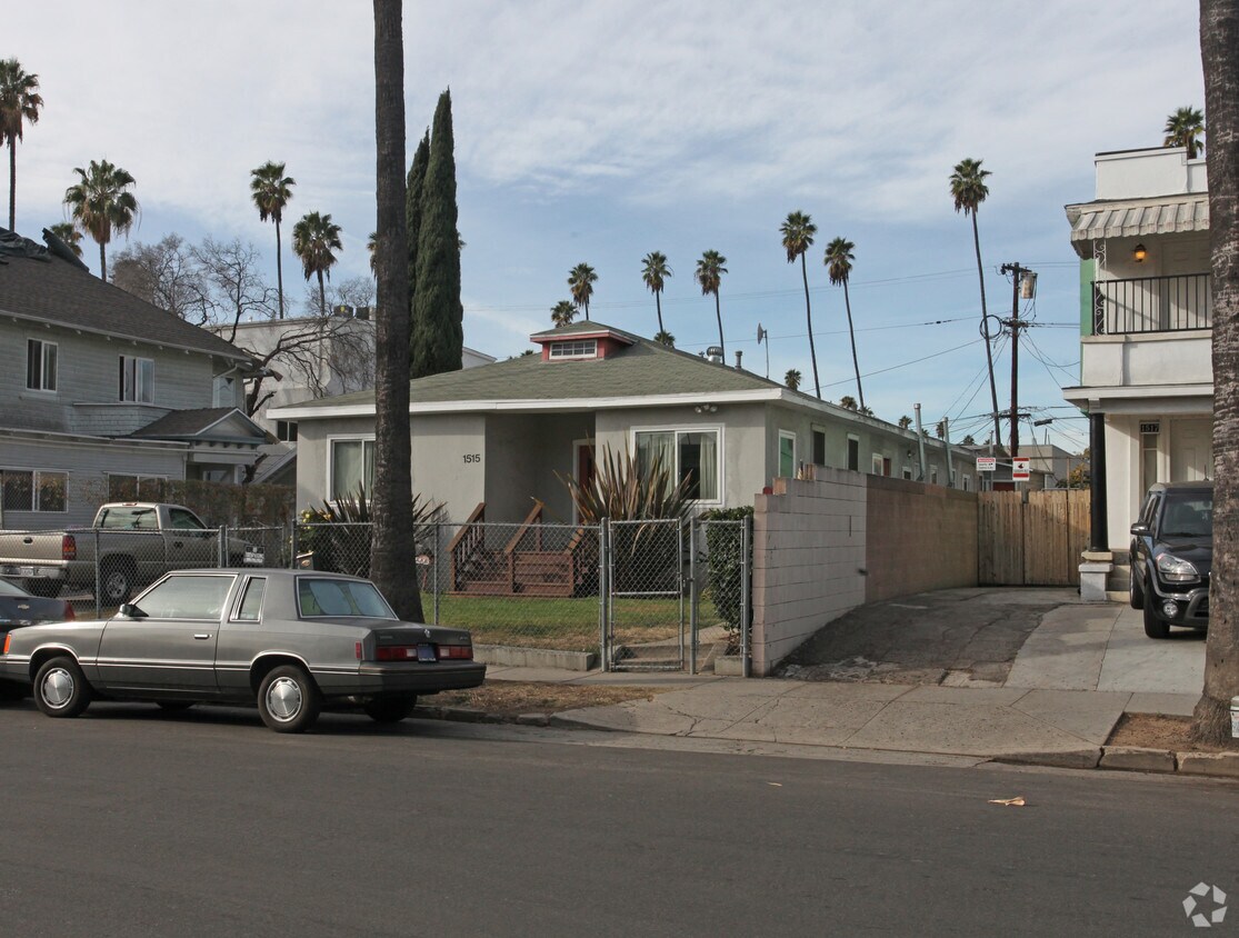 Primary Photo - 1513-1515 Winona Blvd