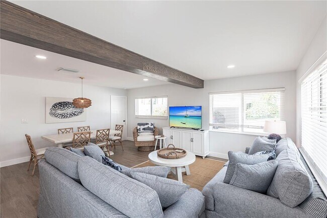 Building Photo - 6020 Midnight Pass Rd