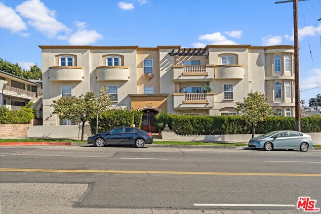 Building Photo - 4832 Whitsett Ave