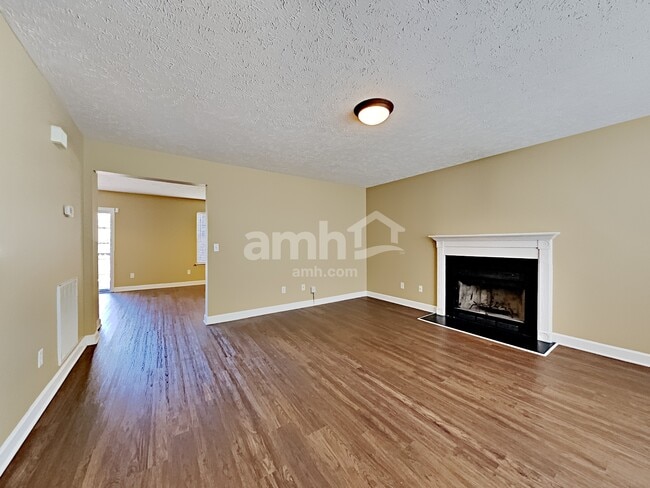 Building Photo - 156 Sundance Way