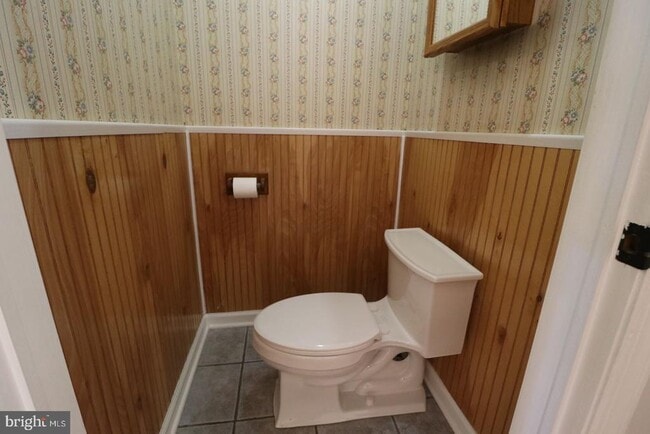 Building Photo - 1422 S Orianna St