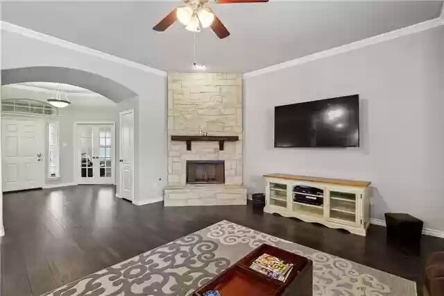 Foto del edificio - 9016 Wichita Ln