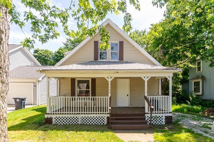 Foto principal - Bright Updated 5BD/2BA House in Akron