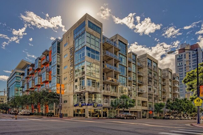 Building Photo - 1025 Island Ave
