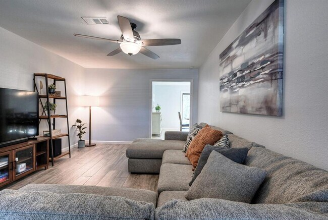 Foto del edificio - 9527 Vilven Ln