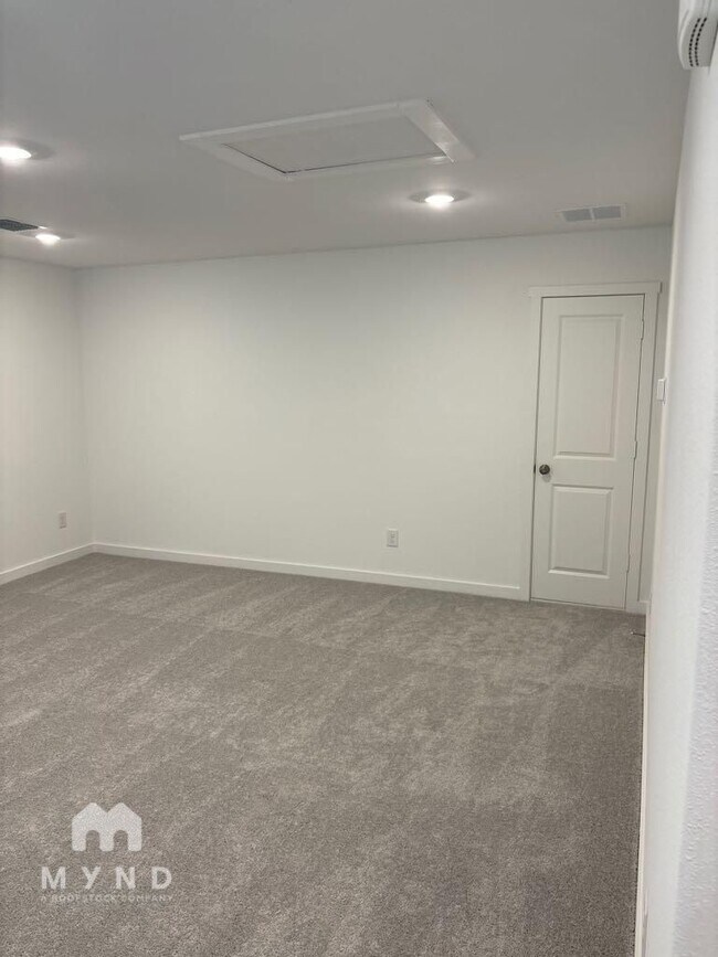 Foto del edificio - 1250 Okeechobee Dr