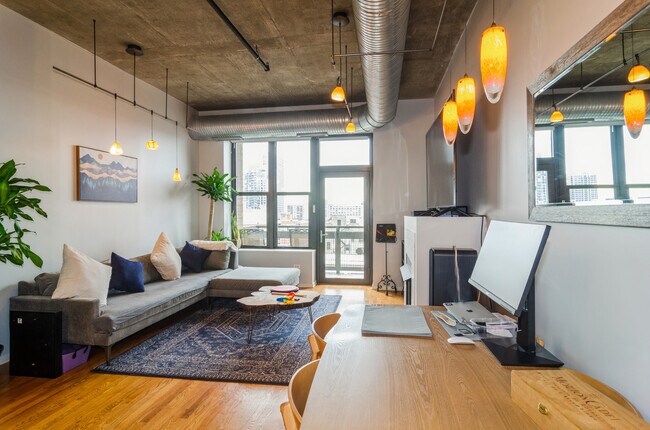 Foto del edificio - 849 N Franklin St