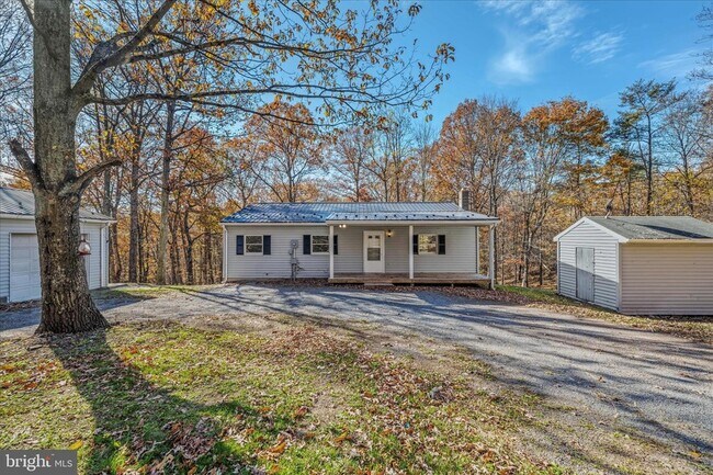 Building Photo - 438 Gloyd Ln