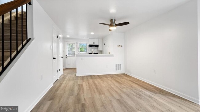 Building Photo - 4389 Pembrook Village Dr