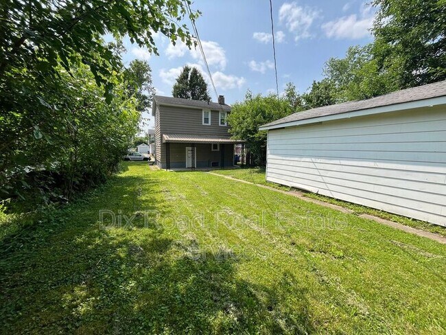 Building Photo - 2556 Freeman Ave