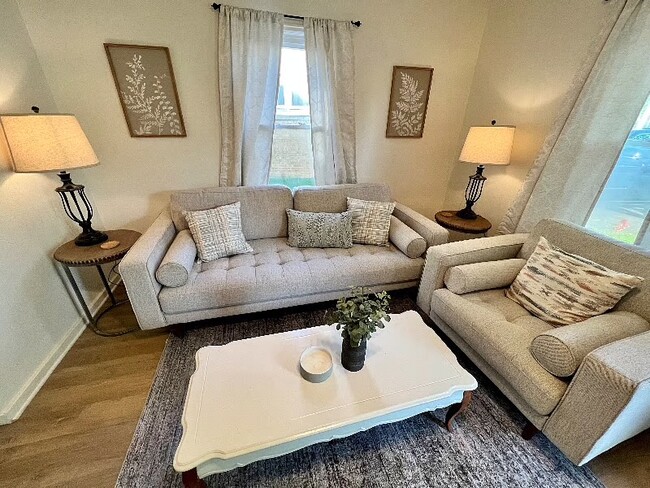 Foto del edificio - 913 E Gift Ave