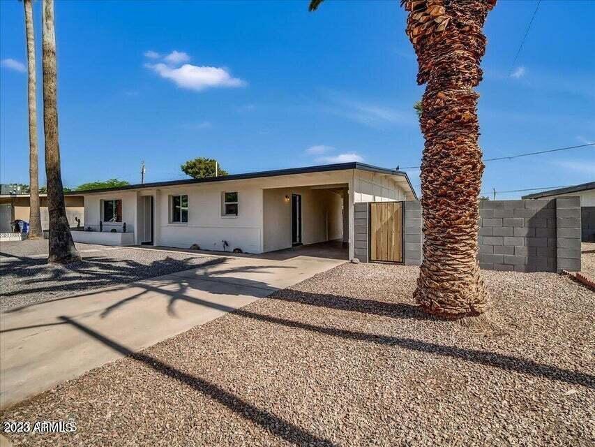 Foto principal - 3650 E Laurel Ln