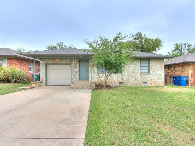 Photo - 2221 Churchill Pl House