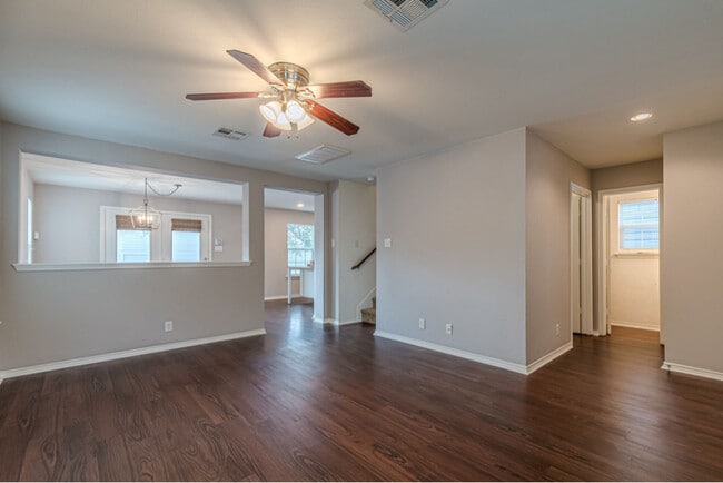 Building Photo - 403 McGarity