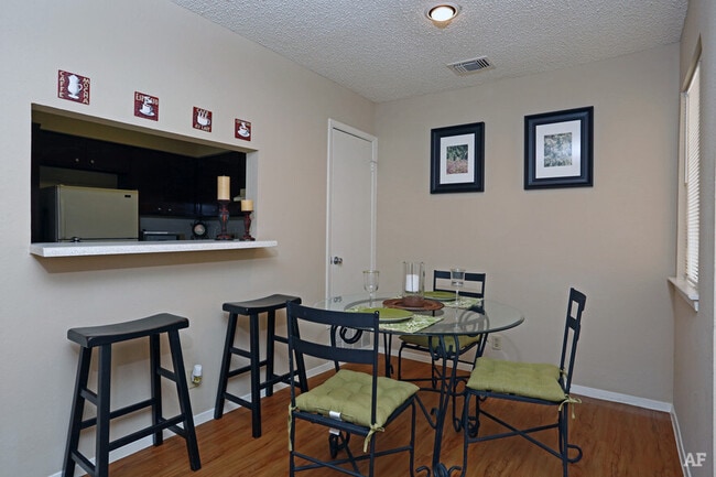 Building Photo - 2829 Timmons Ln