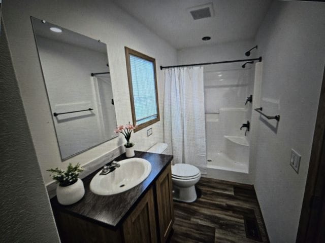 Foto del edificio - 136 Lynn Ln