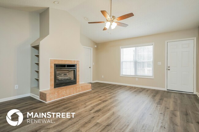 Foto del edificio - 305 Trestlewood Ln
