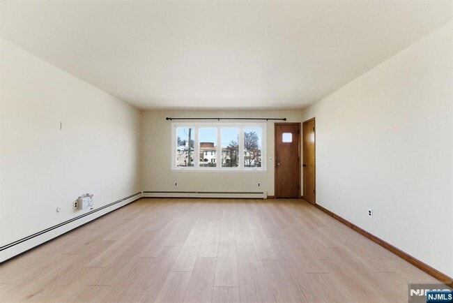 Photo - 370 Henry St House