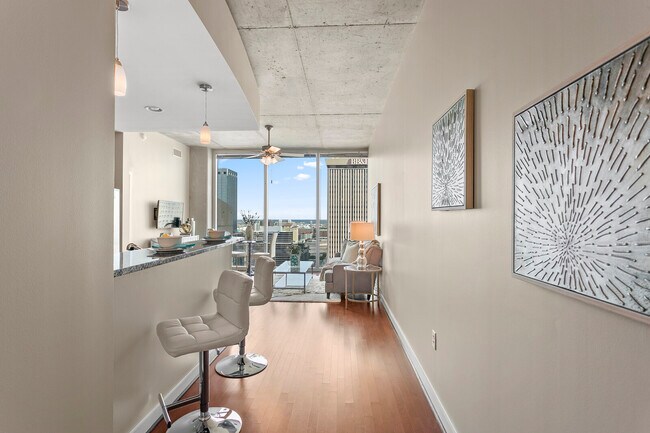 Foto del edificio - 777 N Ashley Dr