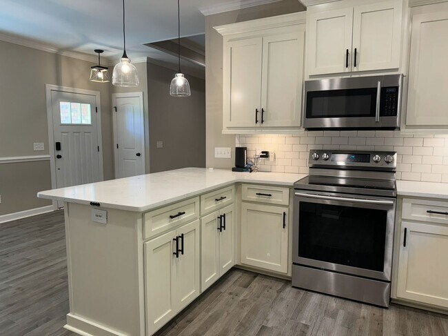Building Photo - Parrish Place Subdivision!   4 BEDROOMS!!!!