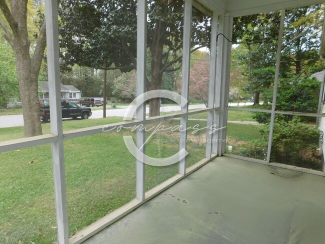 Foto del edificio - 1839 Sumter St NW