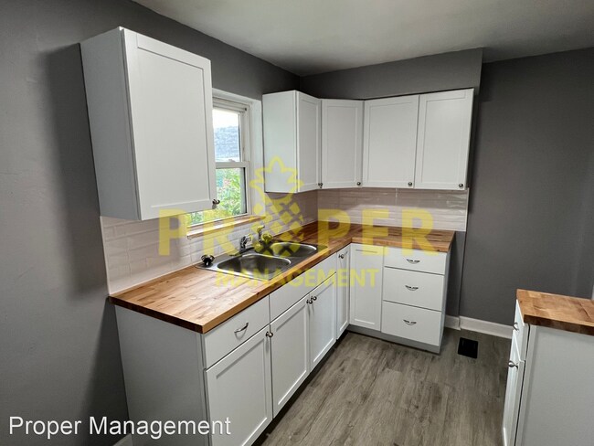 Building Photo - 3 br, 1 bath House - 440 Harriet St