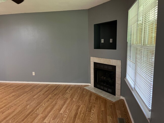 Foto del edificio - 129 Bailey Cir