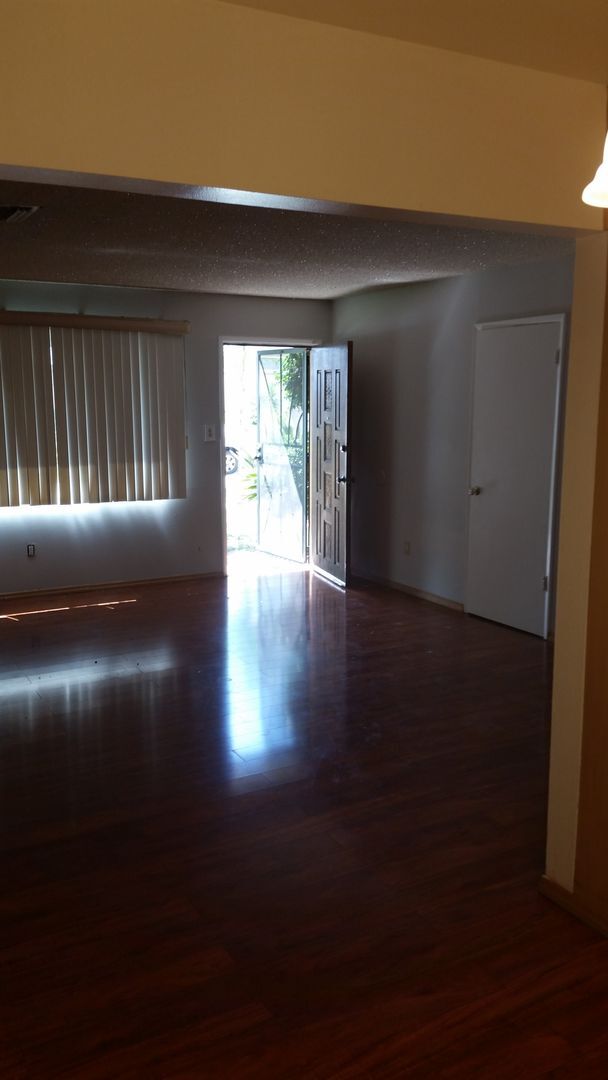 Foto del edificio - 3 Bedroom / 1 Bathroom Home in San Bernardino