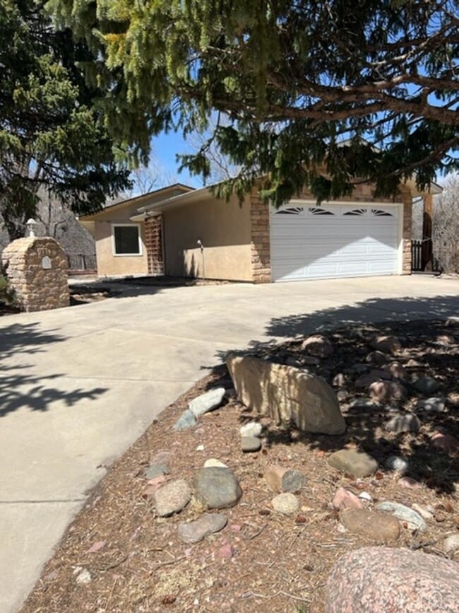 4 BEDROOM HOME IN SKYWAY!! - 4 BEDROOM HOME IN SKYWAY!!