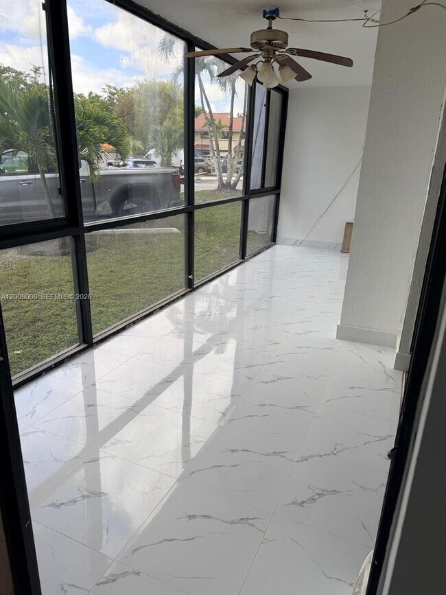 Foto del edificio - 18000 NW 68th Ave