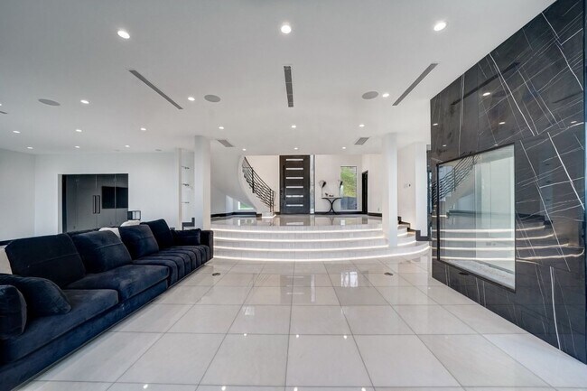 Foto del edificio - 12066 Summit Cir