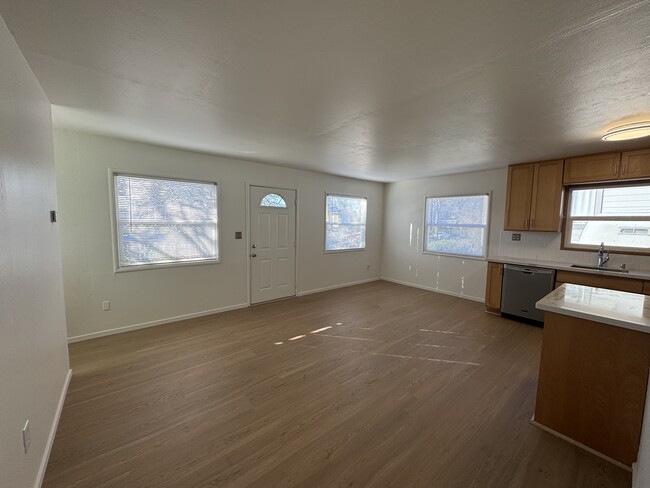 Living Room - 3137 Mabel St