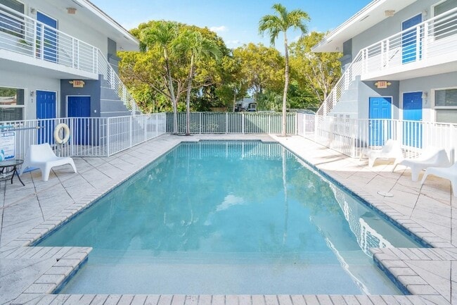 Building Photo - 416 NE 15th Ave