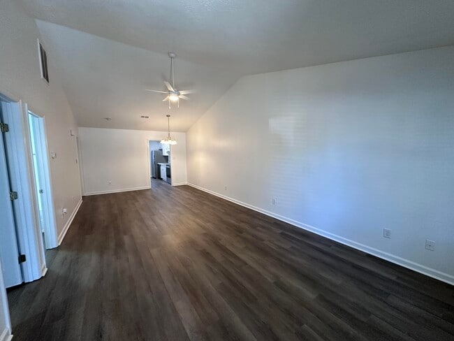 Foto del edificio - 531 Edgecliff Ln