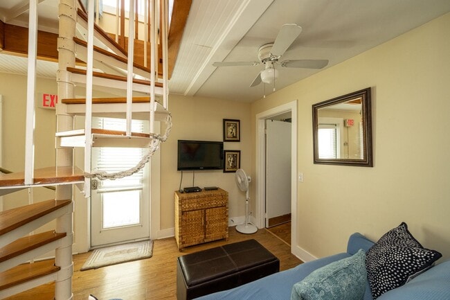 Foto del edificio - Old Town Apt Steps From Duval