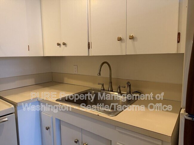 Foto del edificio - 6609 SW Admiral Way