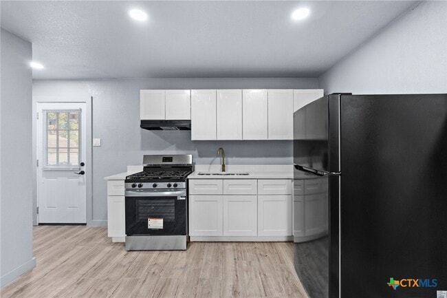 Building Photo - 805 S 32nd St