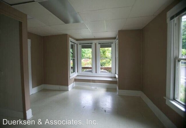 Building Photo - 645 Nw Monroe Ave