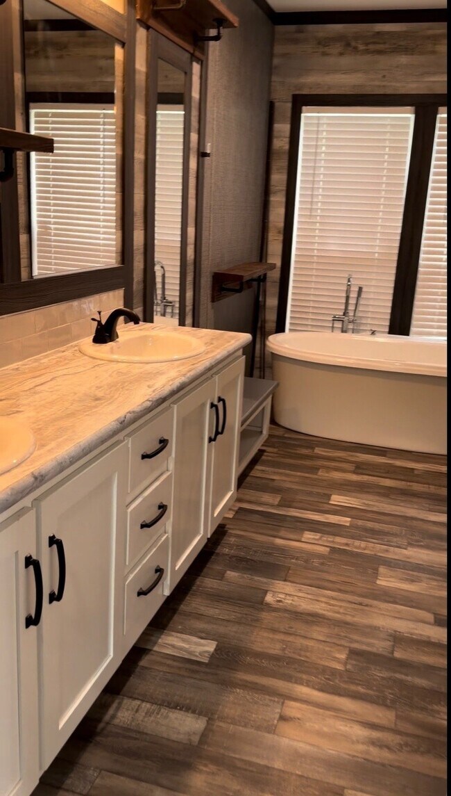 Foto del edificio - 9511 Red Maple Dr