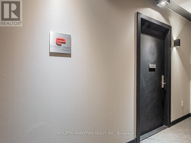 Building Photo - 8 Eglinton Ave E