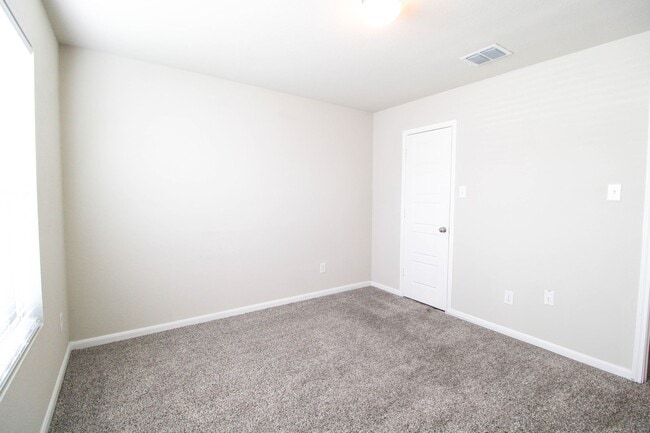 Building Photo - 7043 Diamond Vly