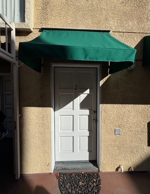 Building Photo - 108 W Maple St